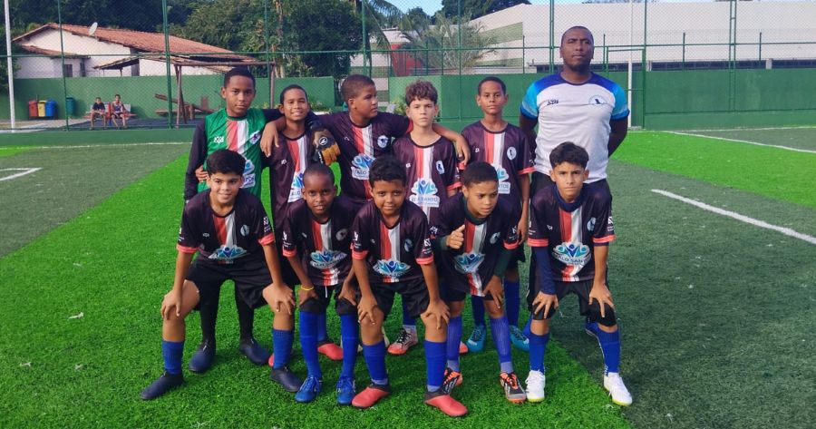 Futebol de Base: Sub-12 da Escolinha Realizando Sonhos, disputa partida semifinal do campeonato ADECEM